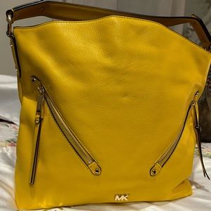Micheal Kors Evie Hobo